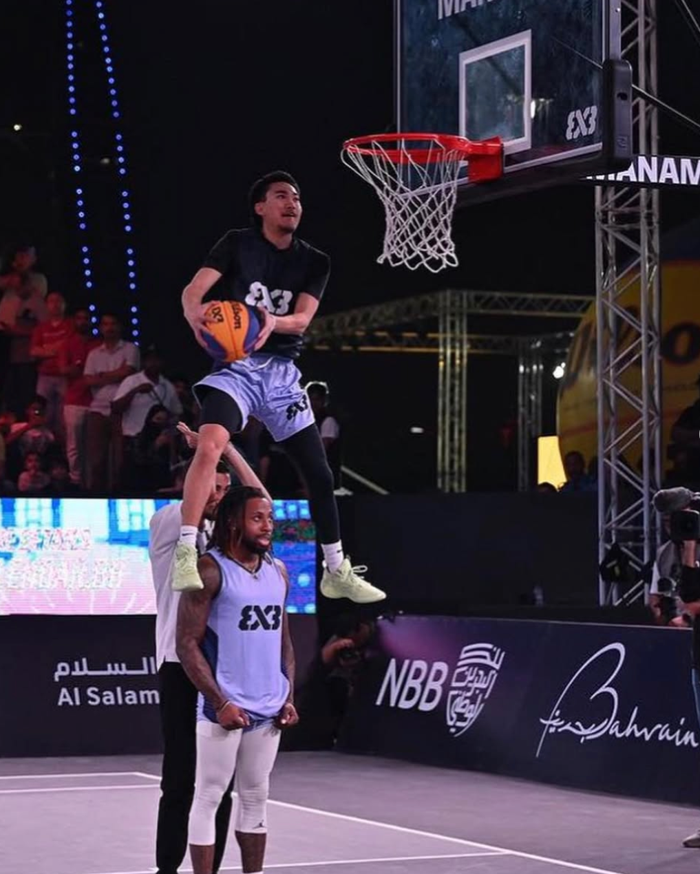 Dunk Leagues & Dunk Contests